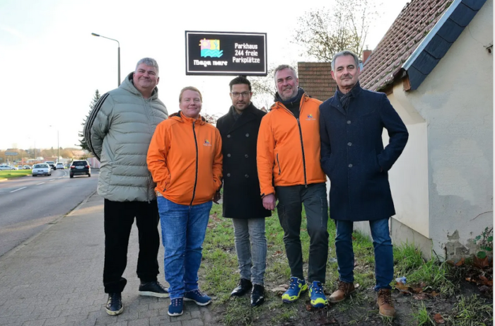 Smart City Neue Verkehrsinfotafel am Maya mare, Fotoquelle: Stadtwerke Halle